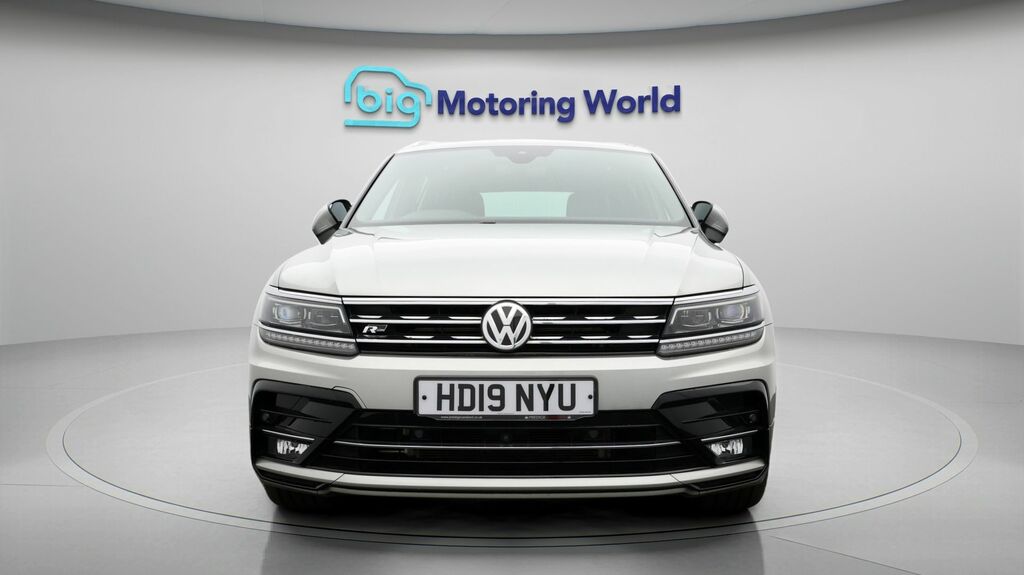 Volkswagen Tiguan R-line Tech HD19NYU Silver #2