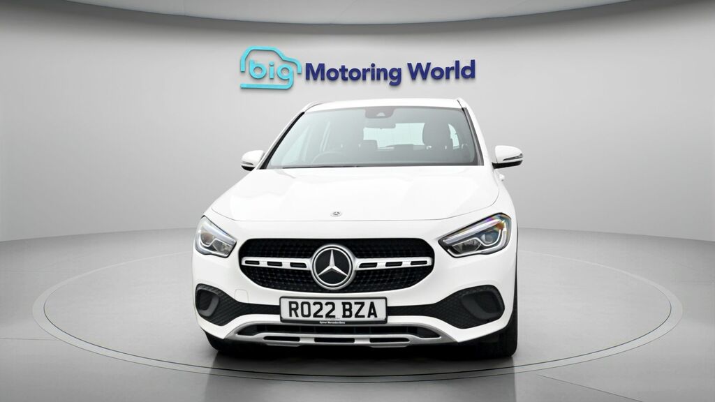 Mercedes-Benz GLA Class Sport RO22BZA White #2