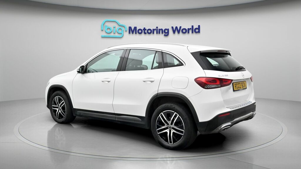 Mercedes-Benz GLA Class Sport RO22BZA White #5