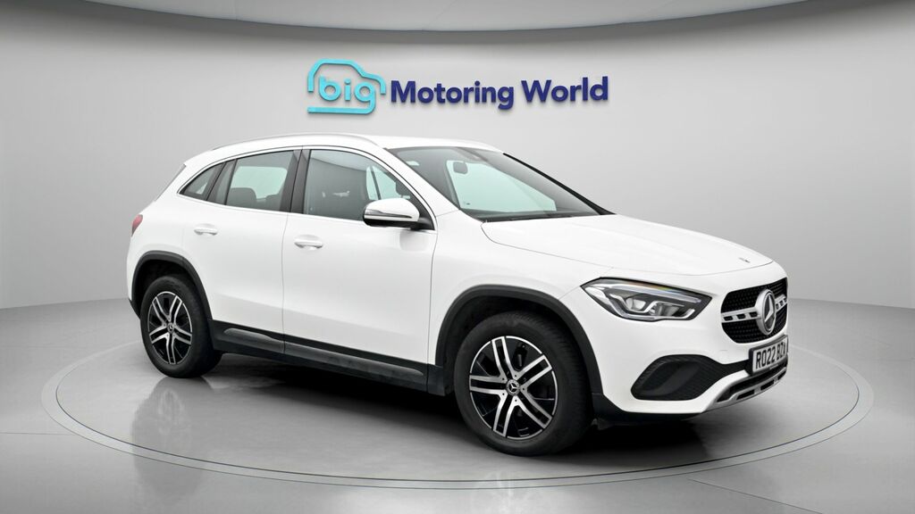 Mercedes-Benz GLA Class Sport White
