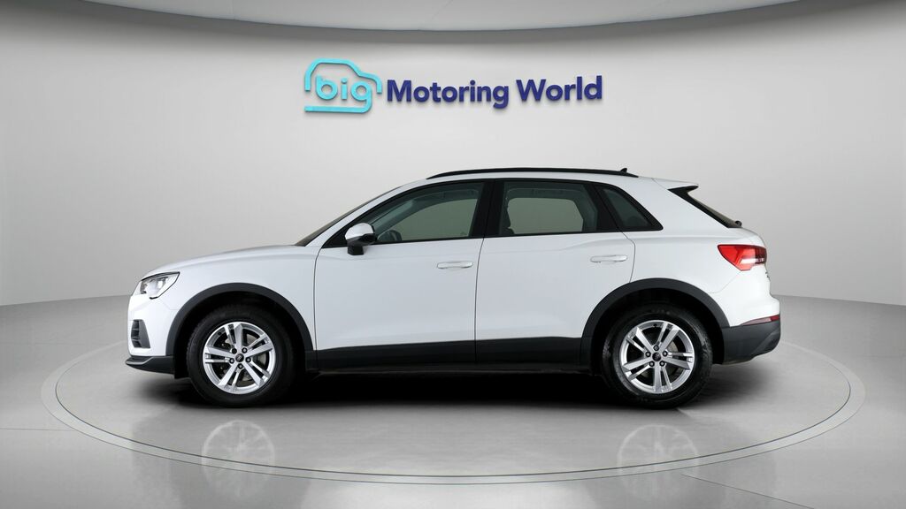 Audi Q3 Technik White #4