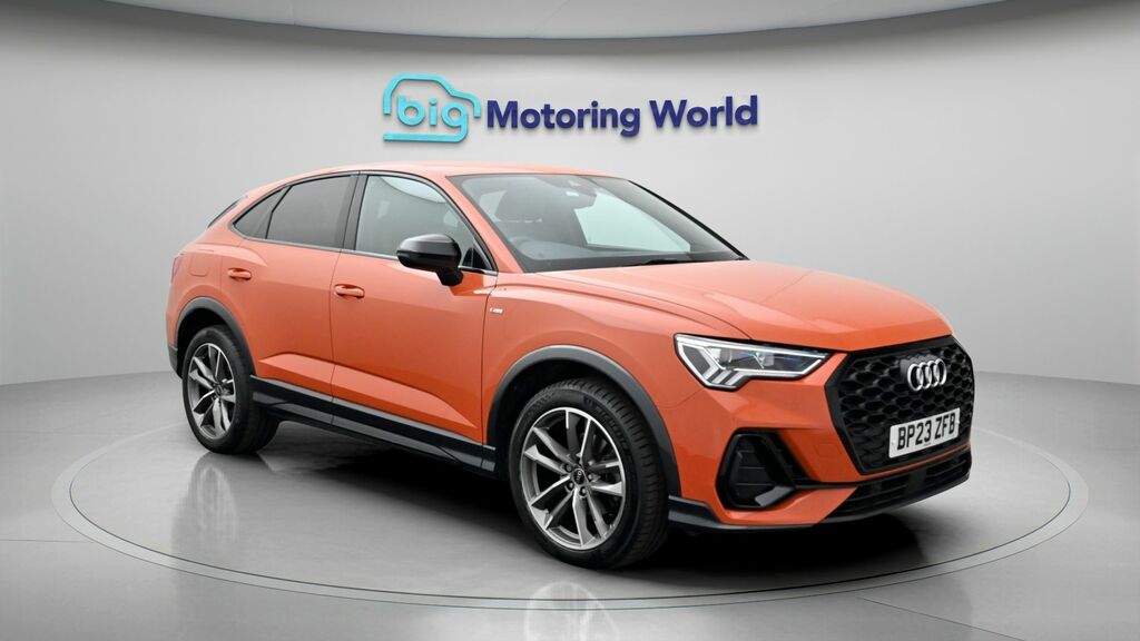 Audi Q3 Black Edition Orange