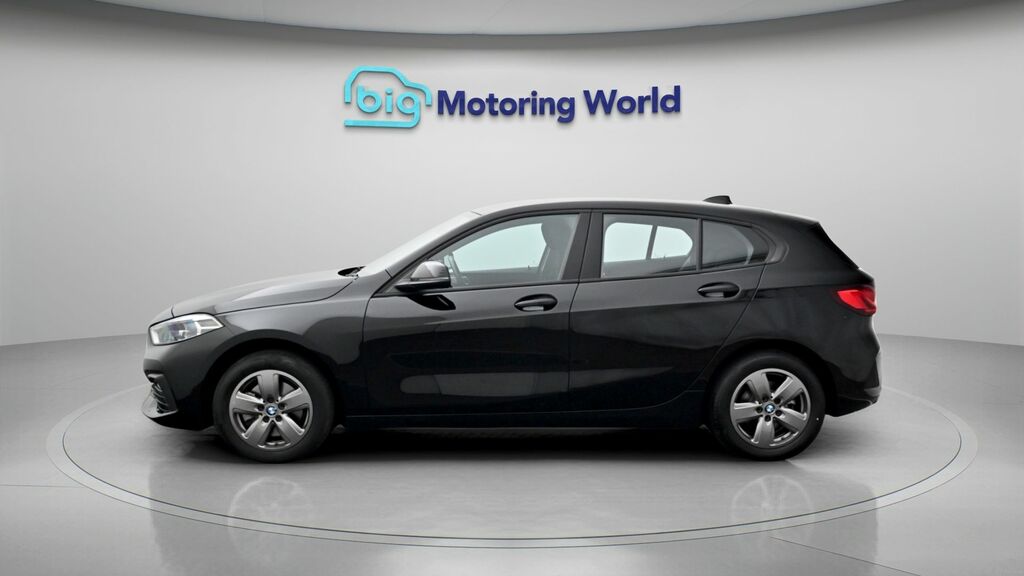 BMW 1 Series Se Black #4