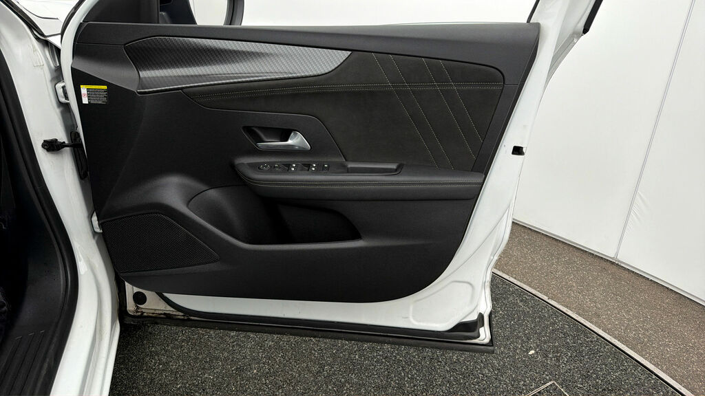 Vauxhall Mokka-e Ultimate VN23DBU White #6