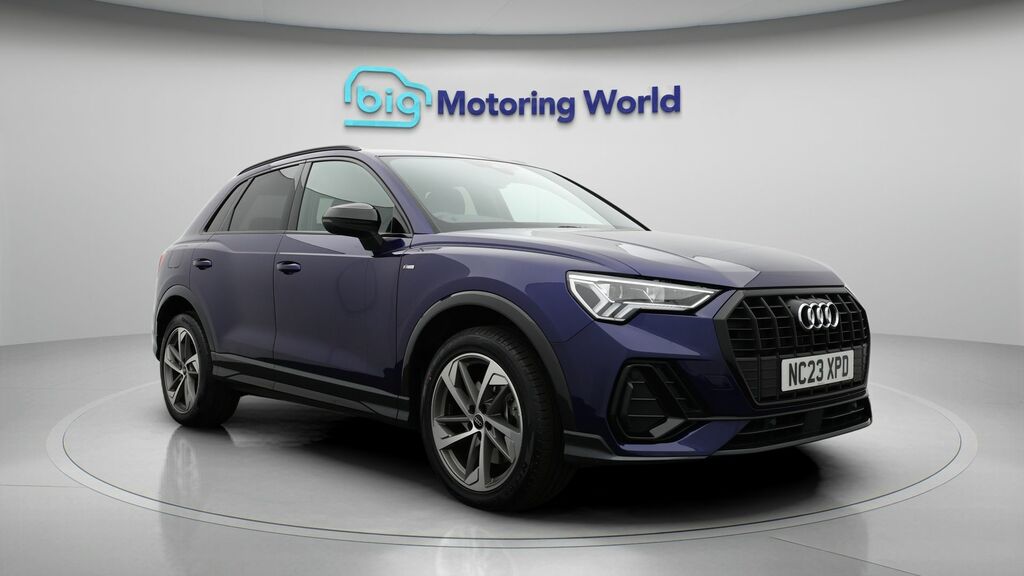 Audi Q3 Black Edition Blue