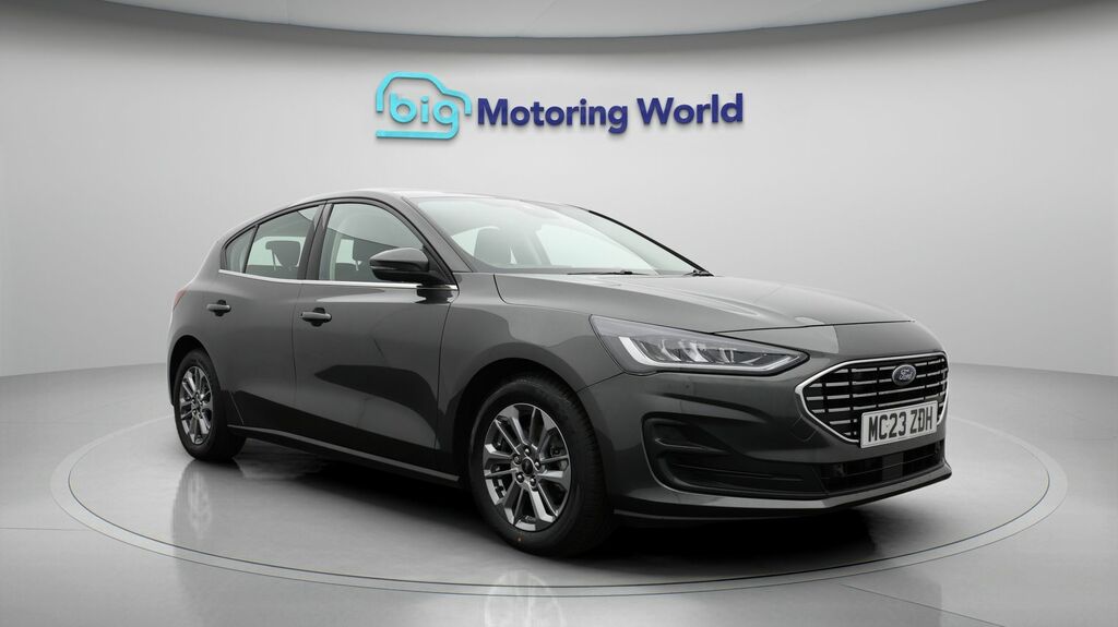 Ford Focus Titanium Grey
