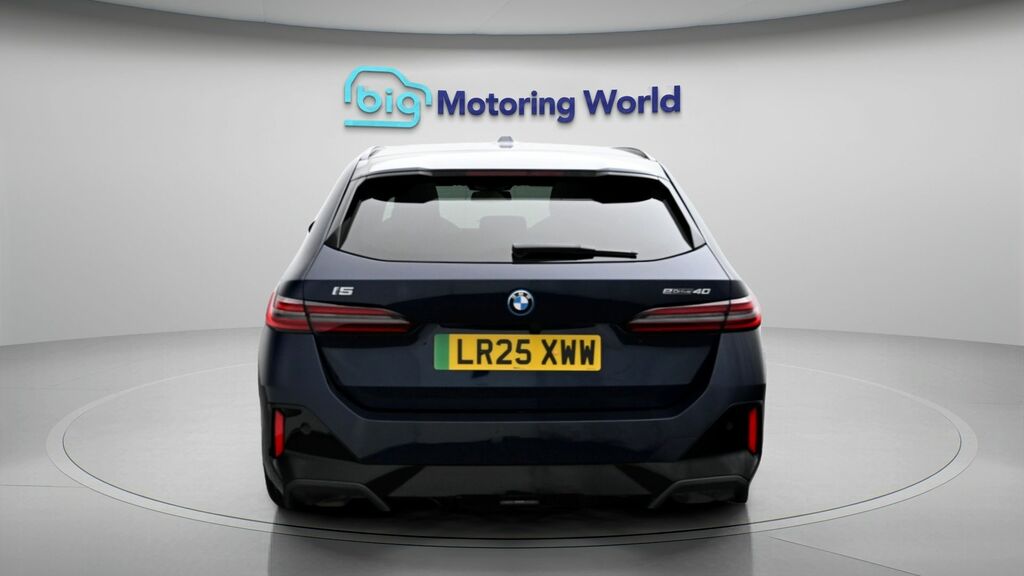 BMW i5 M Sport Pro LR25XWW Blue #6