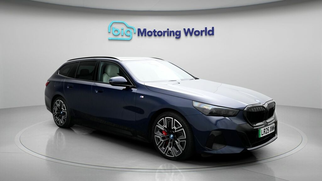 BMW i5 M Sport Pro LR25XWW Blue