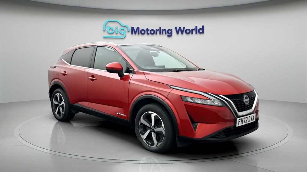 Nissan Qashqai N-connecta Red