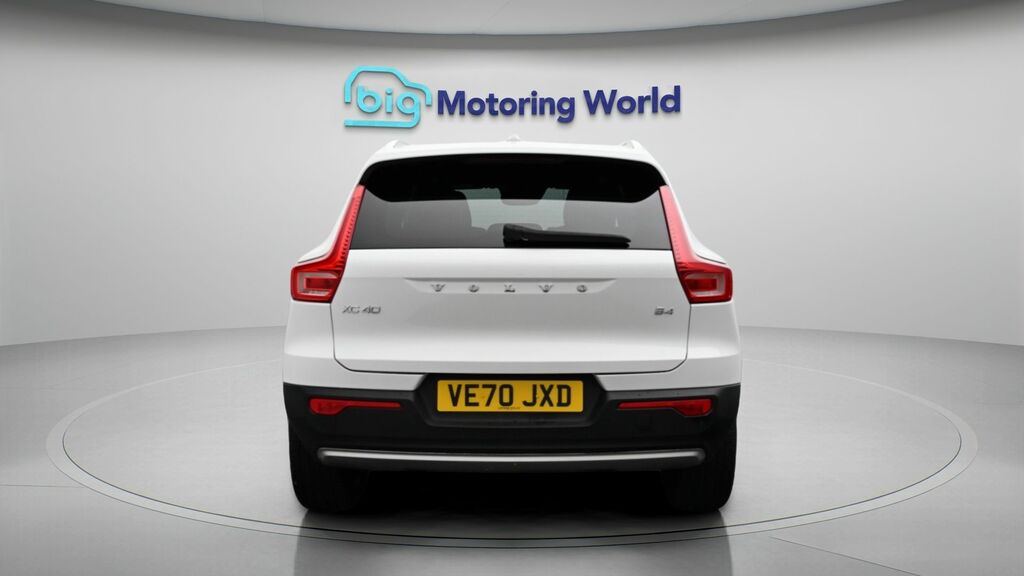 Volvo XC40 Inscription White #6