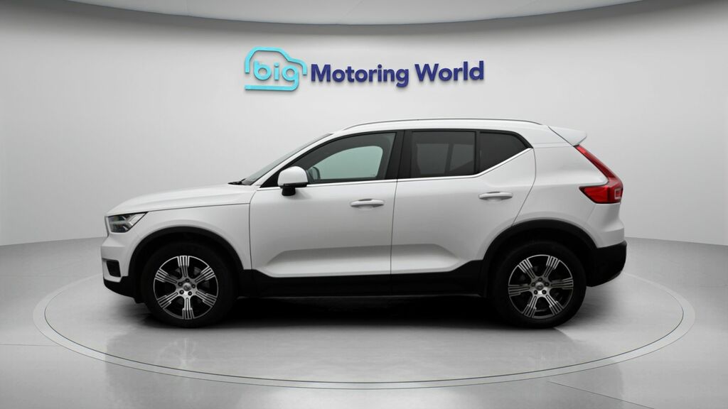 Volvo XC40 Inscription White #4