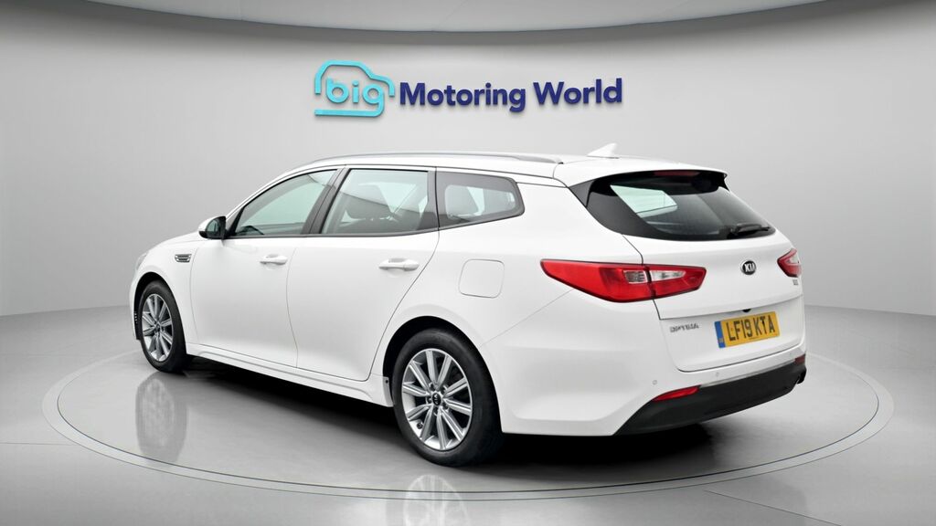 Kia Optima 2 White #5