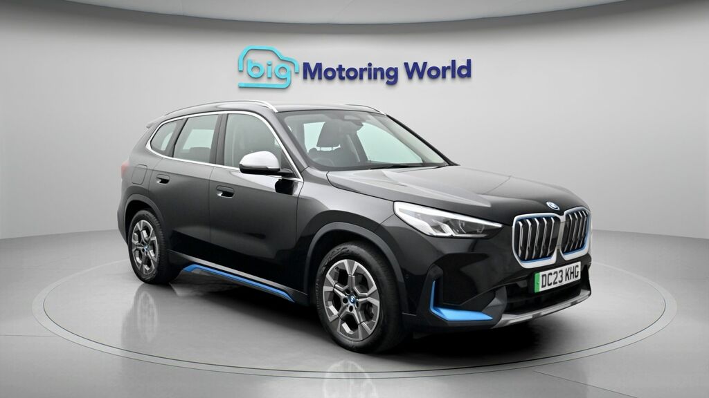 BMW iX1 Xline Black