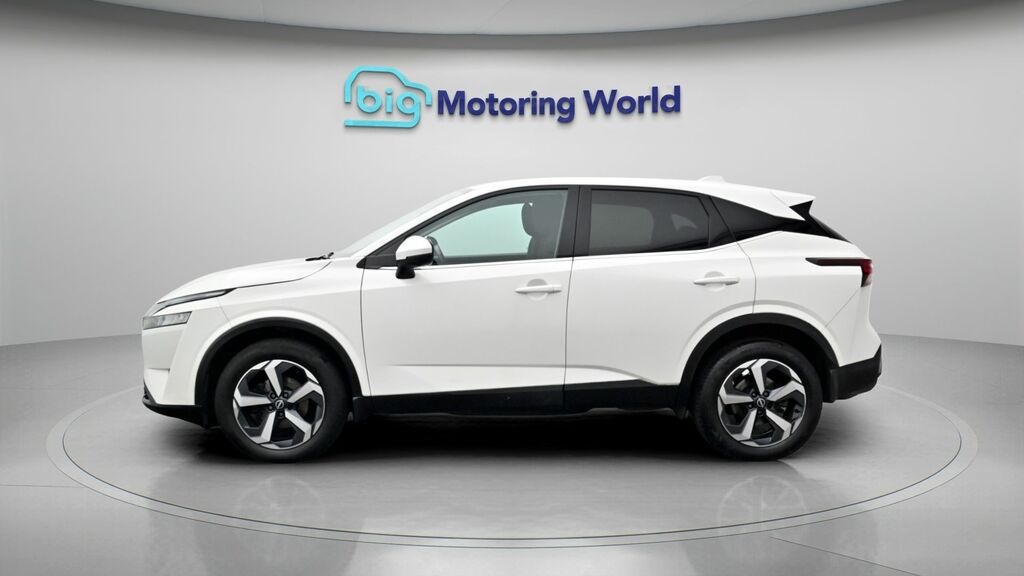 Nissan Qashqai N-connecta URZ4719 White #4