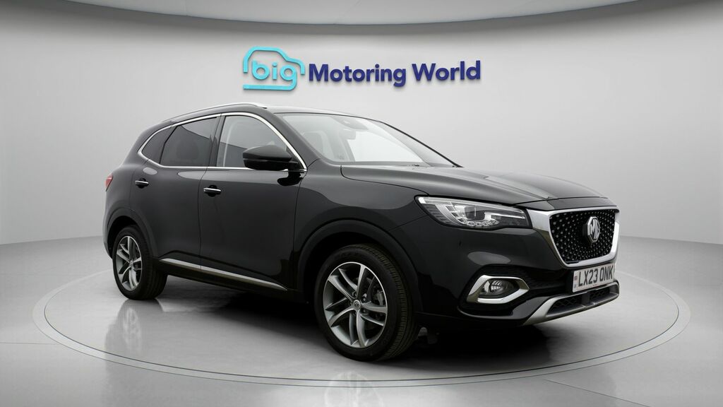 MG HS Exclusive LX23ONK Black