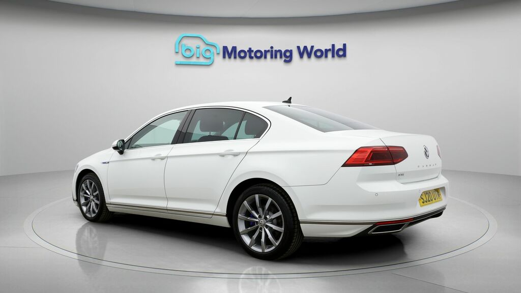 Volkswagen Passat Gte Advance SJ20UTM White #5