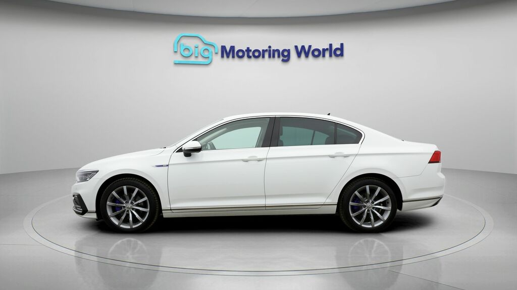 Volkswagen Passat Gte Advance SJ20UTM White #4
