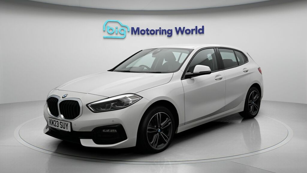 BMW 1 Series Sport White #3