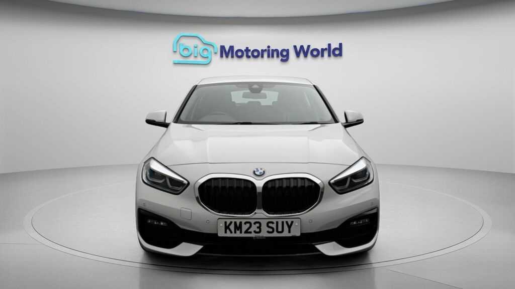 BMW 1 Series Sport White #2