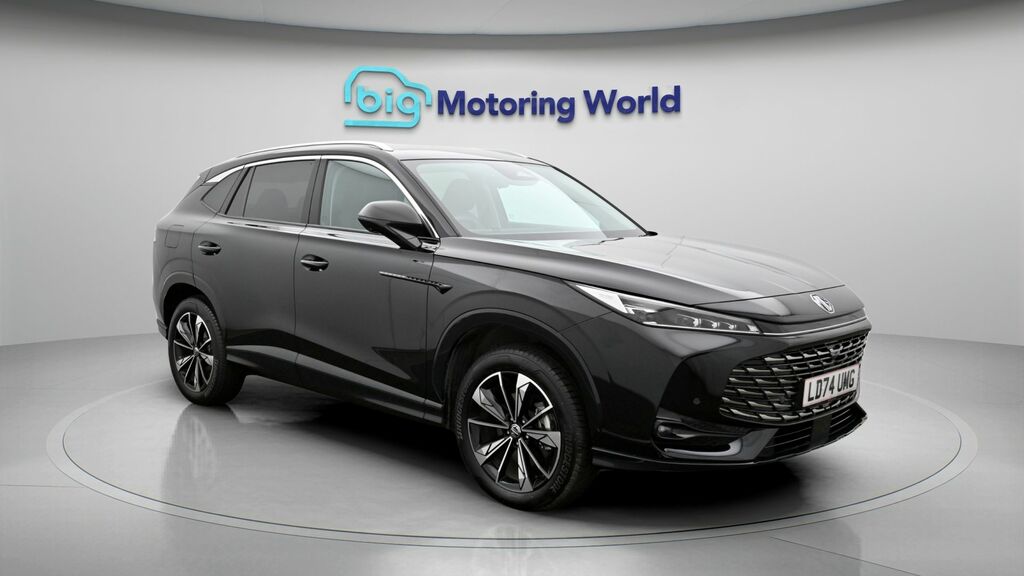 MG HS Trophy Black