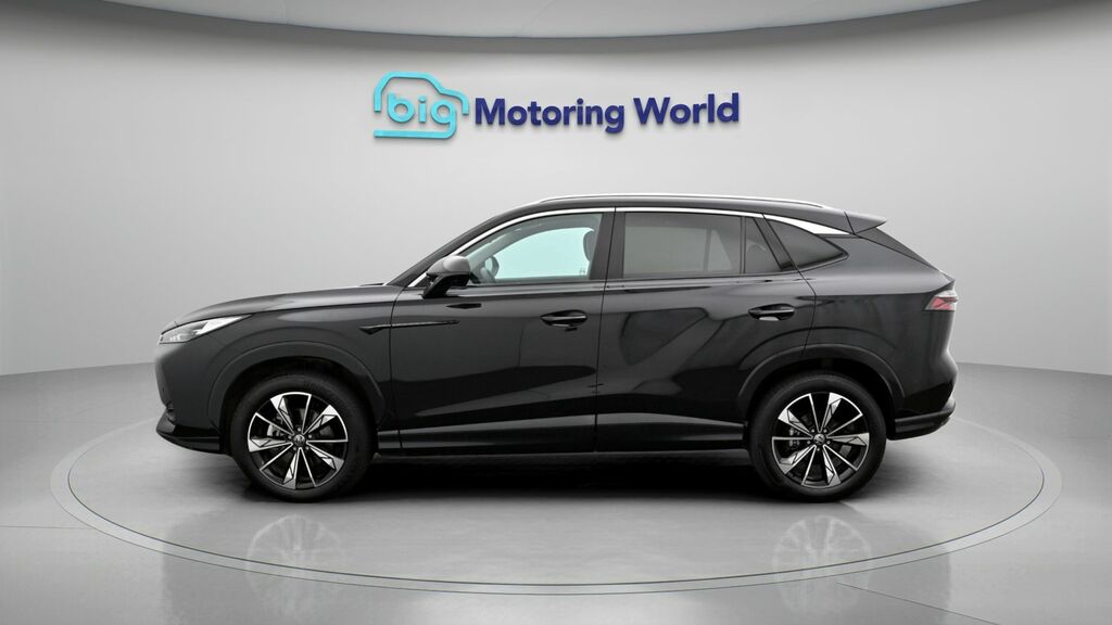 MG HS Trophy Black #4