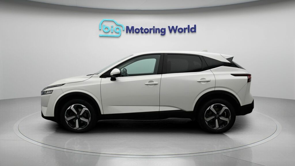 Nissan Qashqai N-connecta YM72CBO White #4