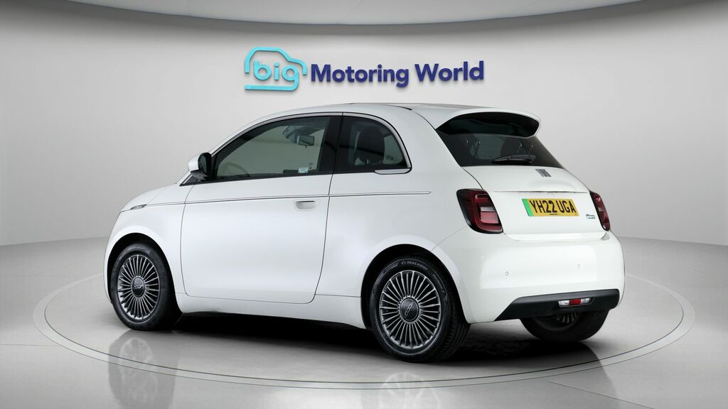 Fiat 500E Icon YH22UGA White #5