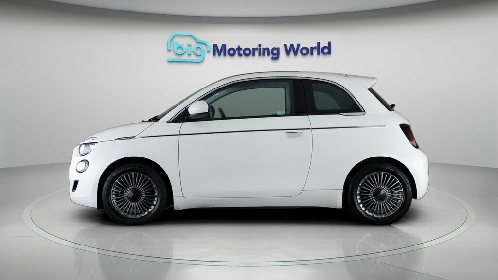 Fiat 500E Icon YH22UGA White #4