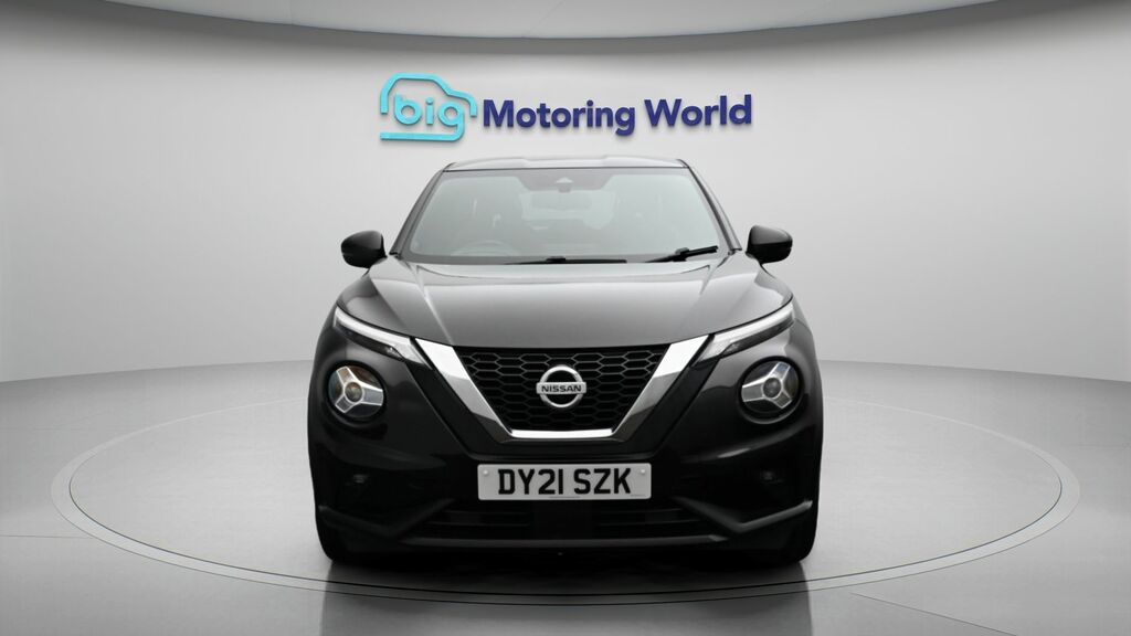 Nissan Juke Tekna Black #2