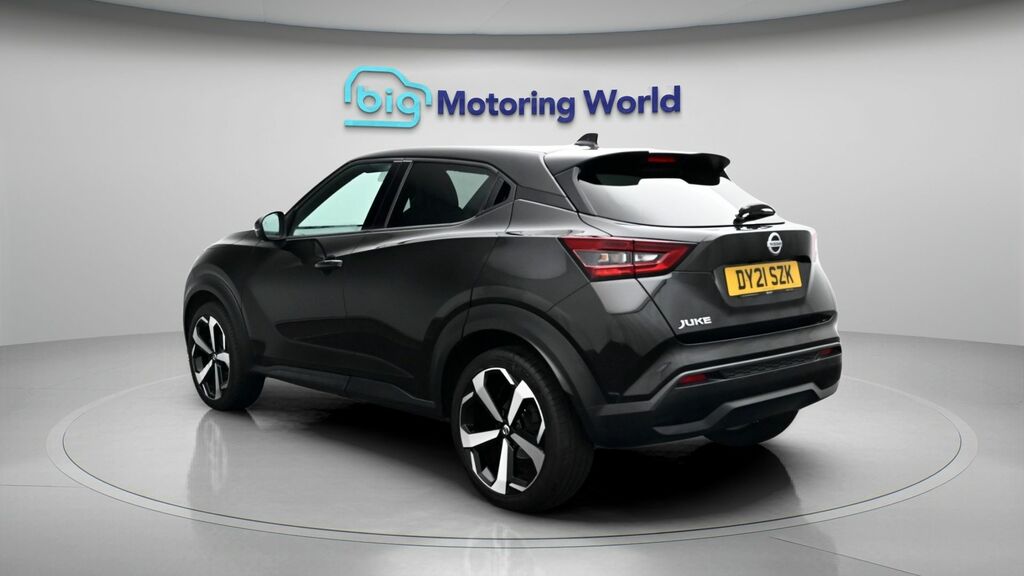 Nissan Juke Tekna Black #5