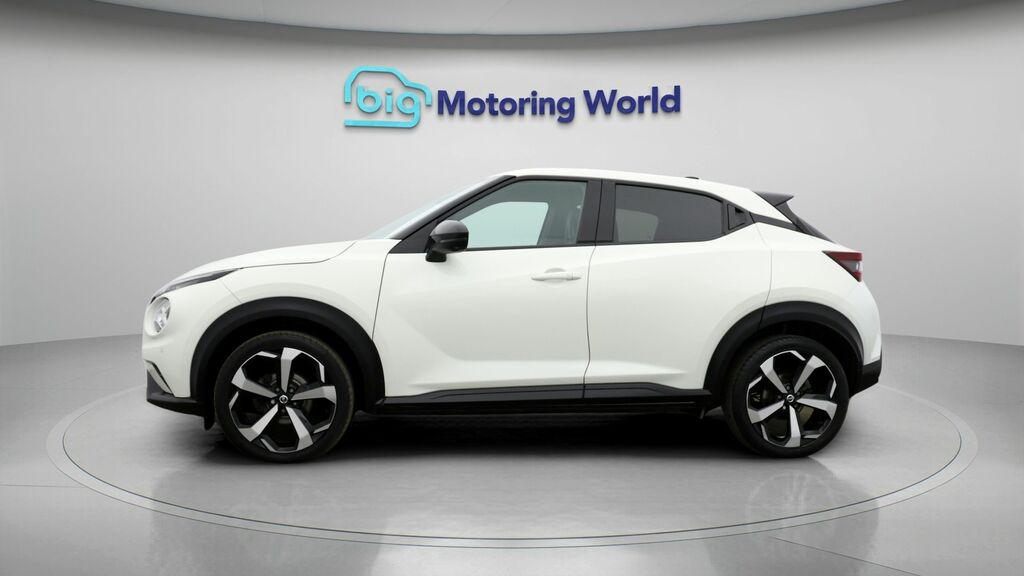Nissan Juke Tekna YH22LYX White #4