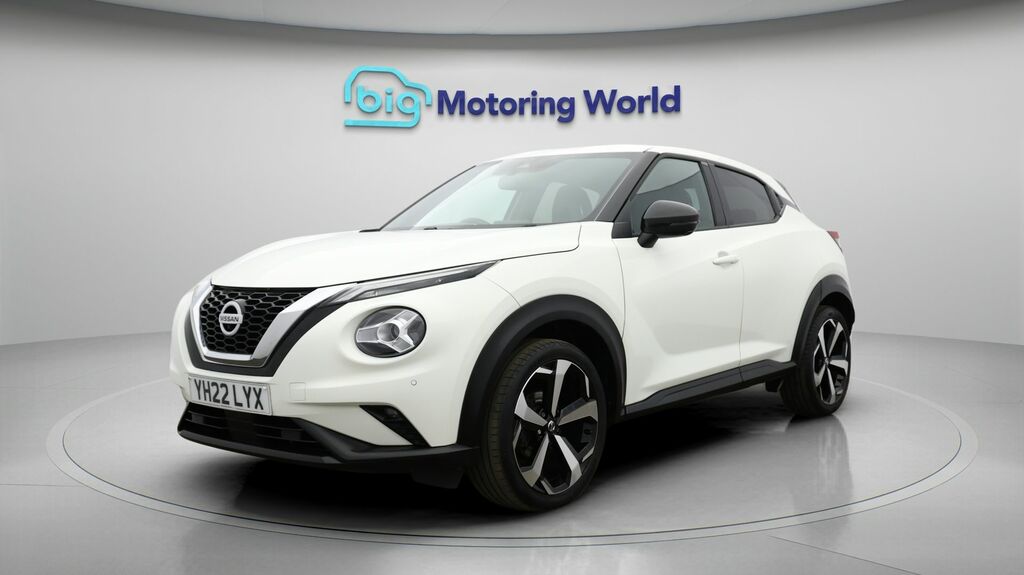 Nissan Juke Tekna YH22LYX White #3
