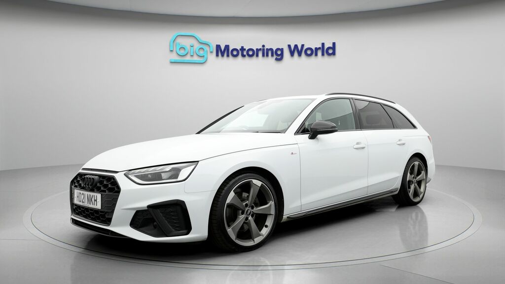 Audi A4 Avant Black Edition HD21NKH White #3