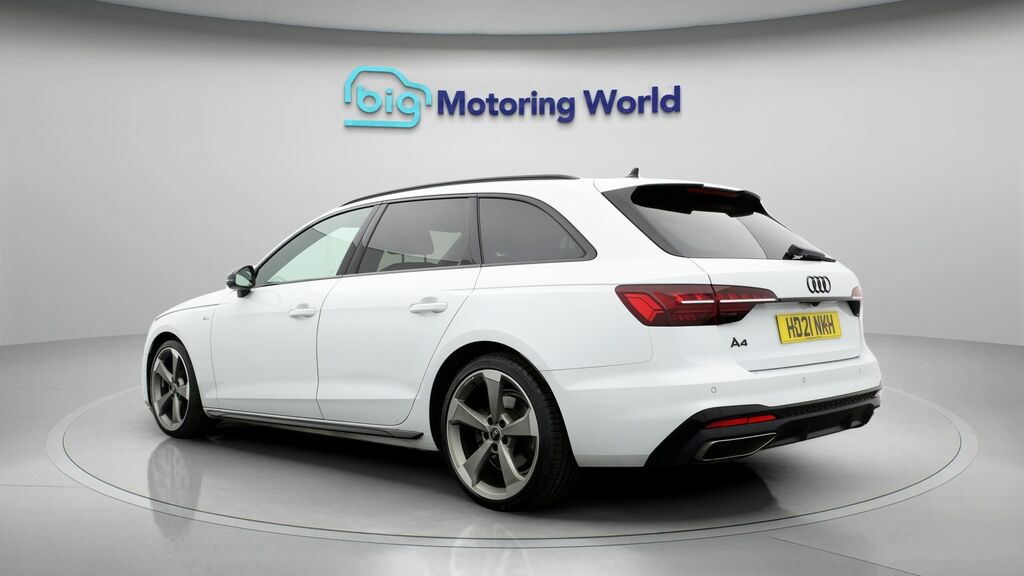 Audi A4 Avant Black Edition HD21NKH White #5