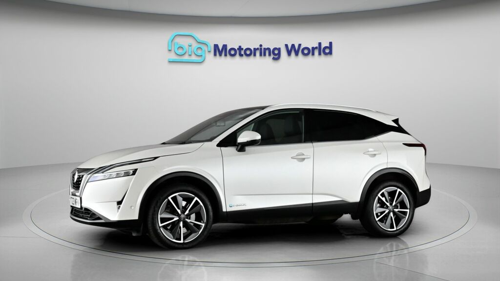 Nissan Qashqai Tekna YT23NFK White #4