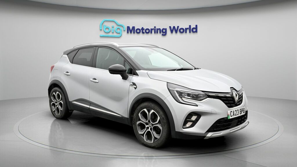 Renault Captur Techno Grey