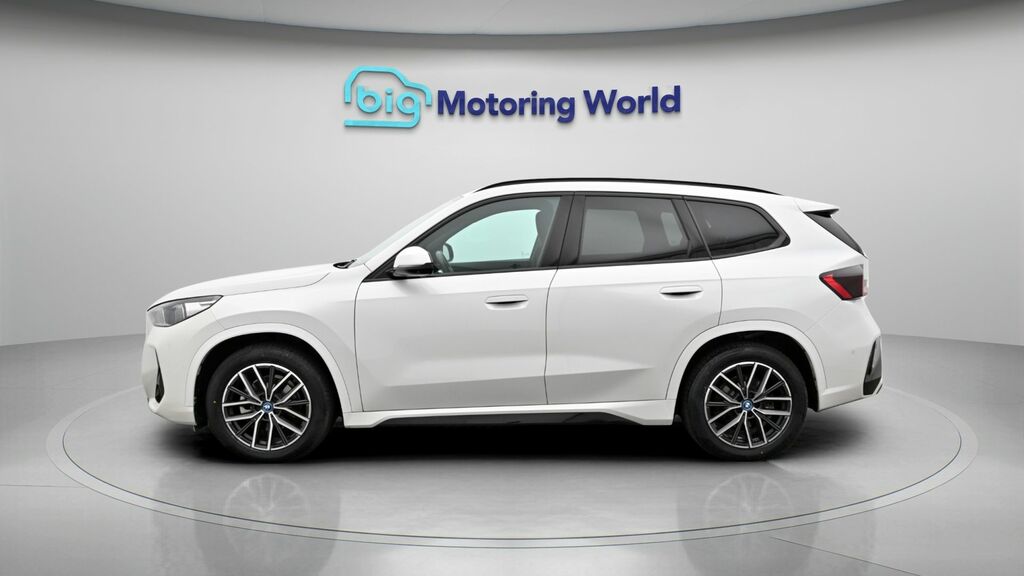 BMW iX1 M Sport LL24FEX White #4