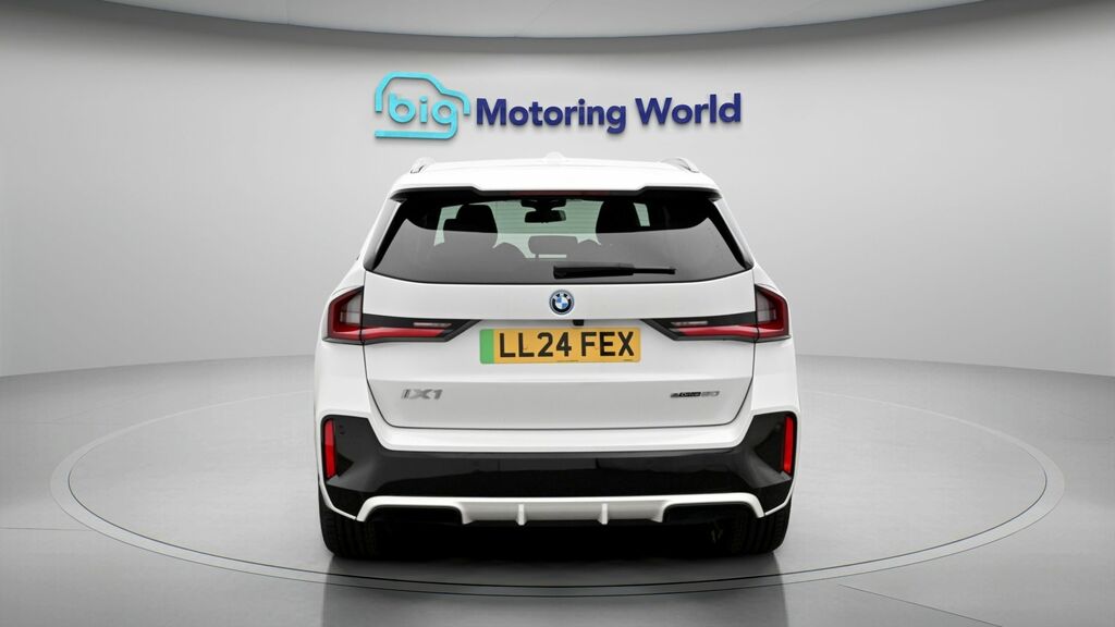 BMW iX1 M Sport LL24FEX White #6