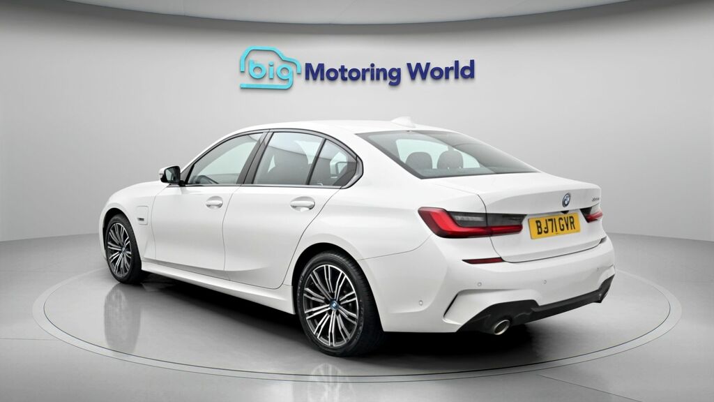 BMW 3 Series M Sport BJ71GVR White #5