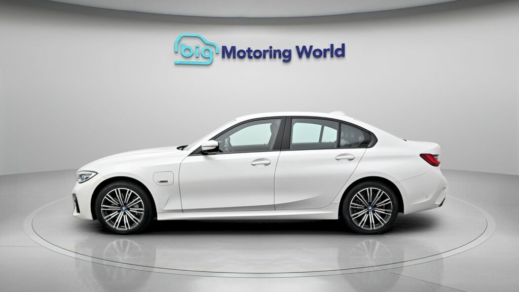 BMW 3 Series M Sport BJ71GVR White #4