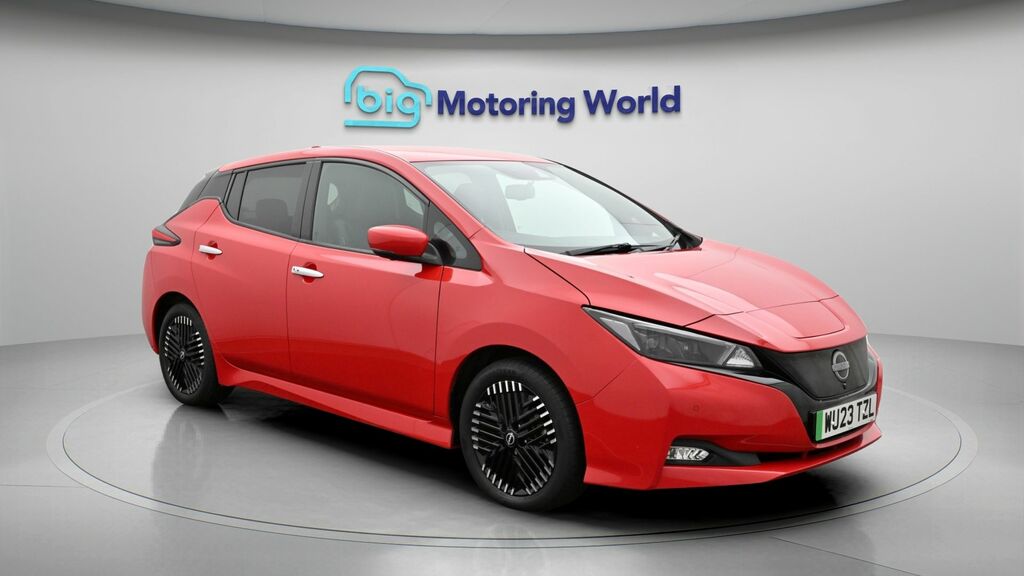 Nissan Leaf Tekna Red