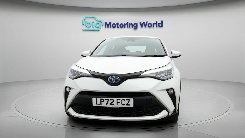 Toyota C-Hr Icon LP72FCZ White #2