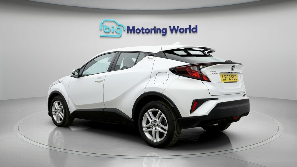 Toyota C-Hr Icon LP72FCZ White #5