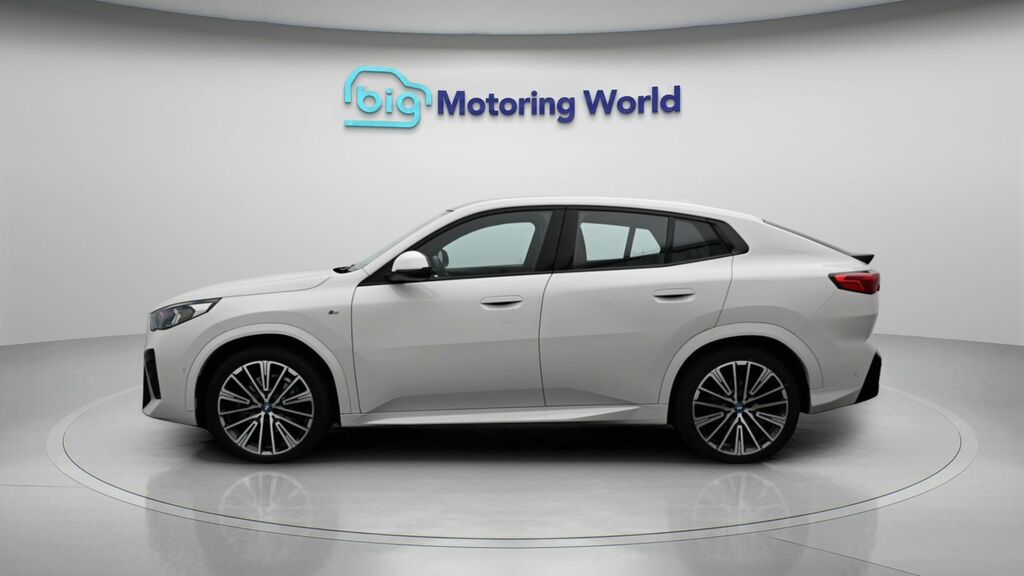BMW iX2 M Sport FP25XCU White #4