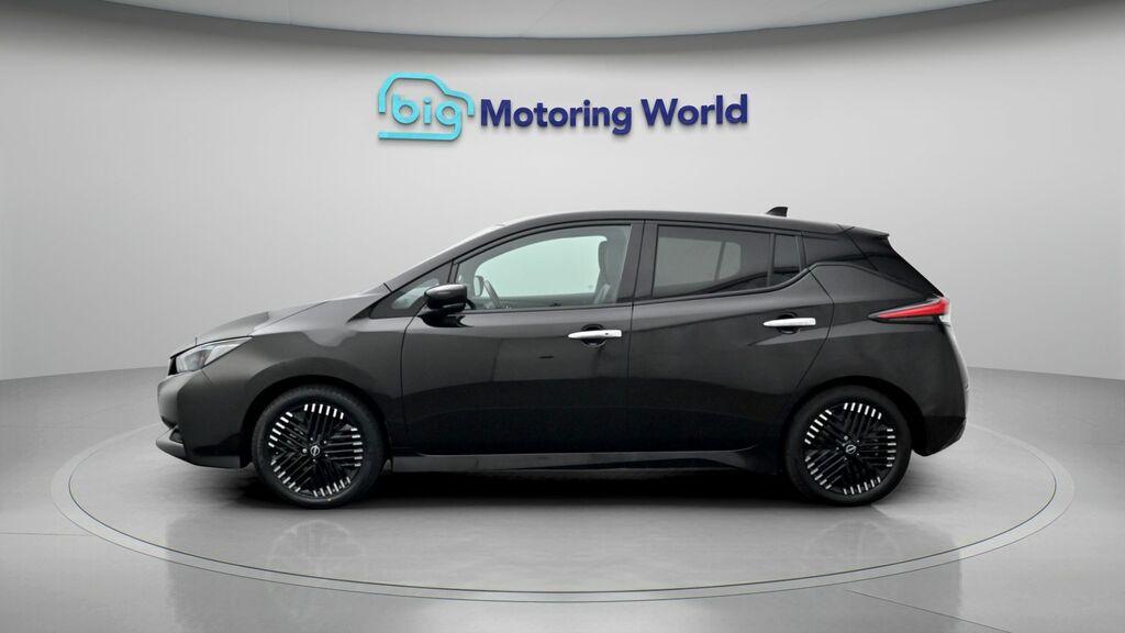 Nissan Leaf Tekna Black #4