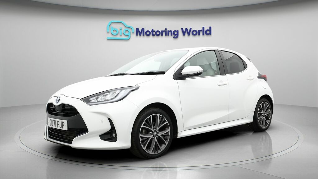 Toyota Yaris Excel White #3