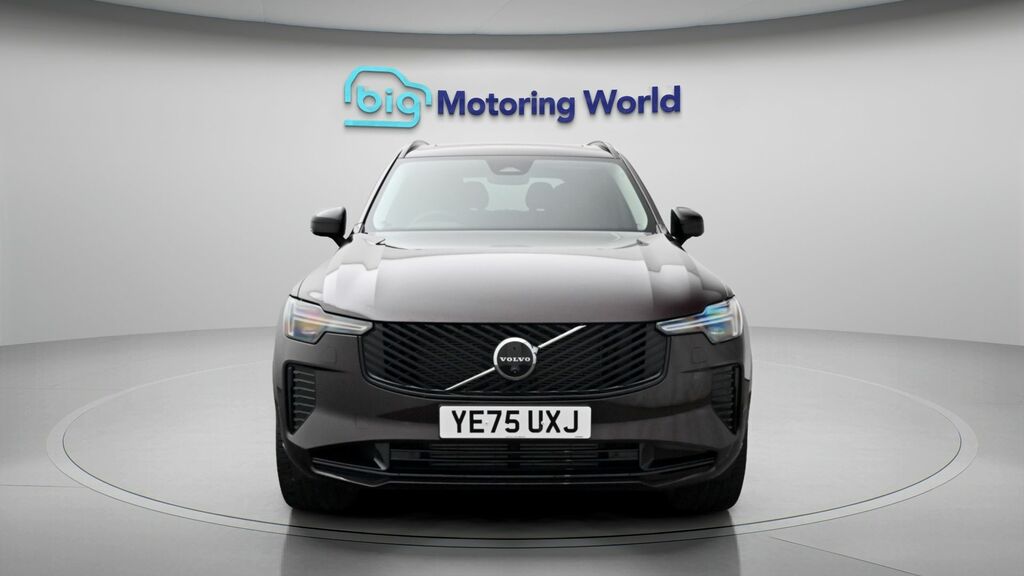 Volvo XC90 Plus Red #2