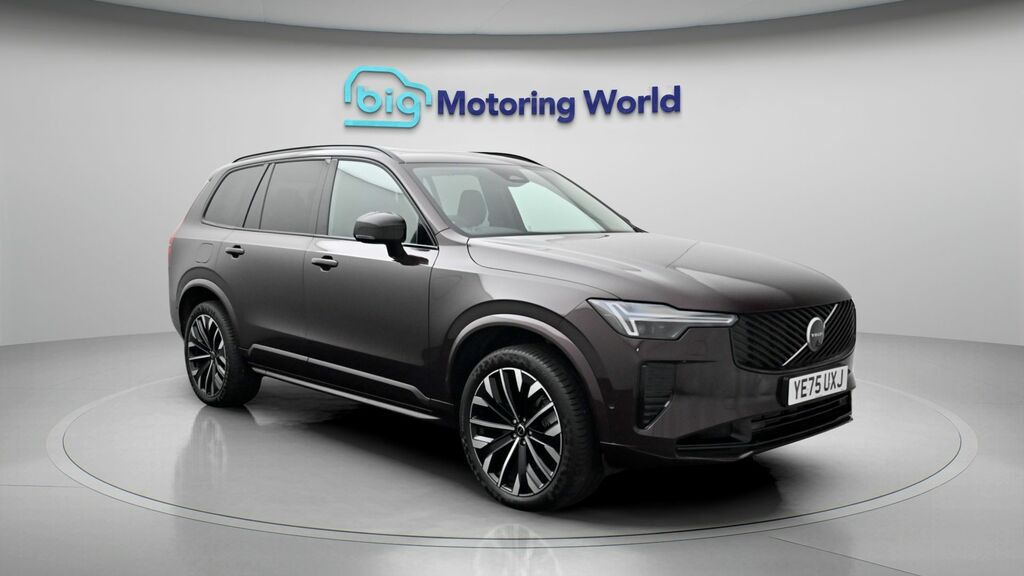 Volvo XC90 Plus Red