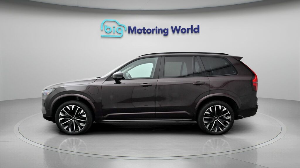 Volvo XC90 Plus Red #4