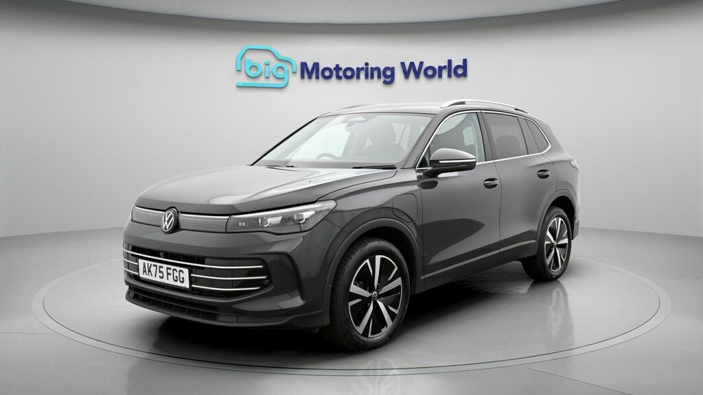 Volkswagen Tiguan Elegance AK75FGG Grey #3